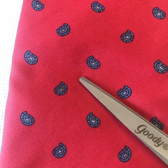 Brooks Brothers Makers Red Paisley Tie 100% silk - Picture 6 of 7